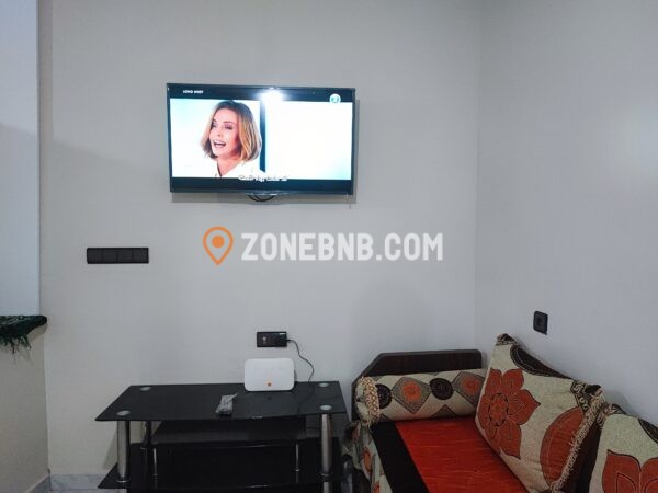 Appartement bnb Tanger 3eme etage salon avec tv